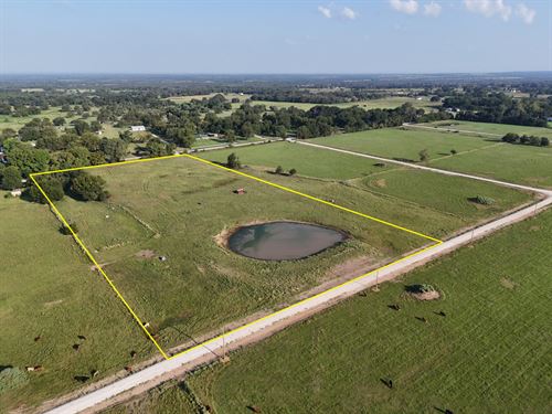 Ranch Land with Pond with Utilities : Mexia : Limestone County : Texas