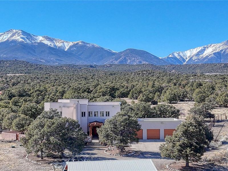 Beautiful Santa Fe Style on 29+ Ac : Salida : Chaffee County : Colorado