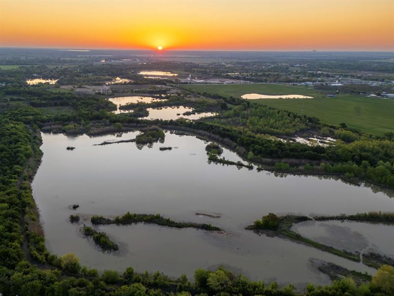 Tri-Lakes Ranch : Waco : McLennan County : Texas