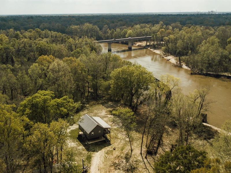 34 Acres with a Cabin in Pearl Rive : Poplarville : Pearl River County : Mississippi