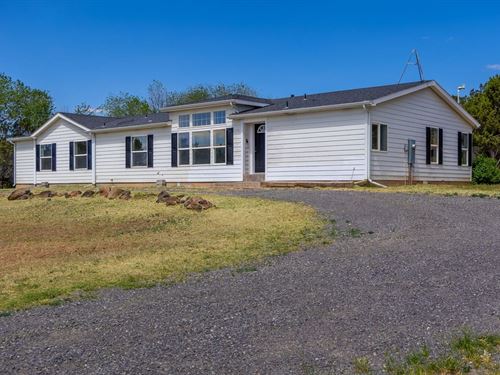 Colorado Country Home on 5.3 Acres : Hotchkiss : Delta County : Colorado