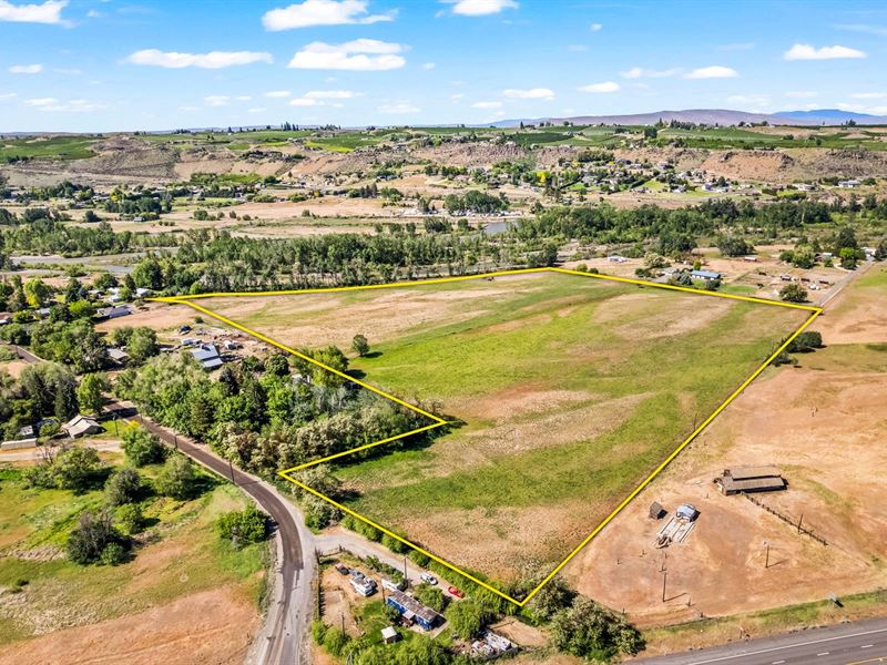 Acres of Flat, Multi-Use Land : Yakima : Yakima County : Washington