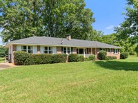 Charming All-Brick Home on 5 Acres : Eatonton : Putnam County : Georgia