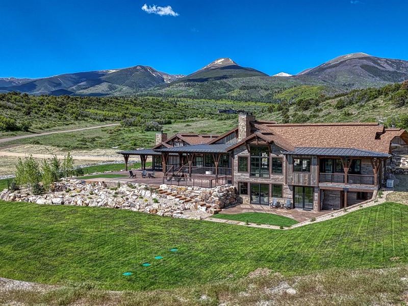 An Heirloom-Quality Ranch Estate : Cotopaxi : Fremont County : Colorado