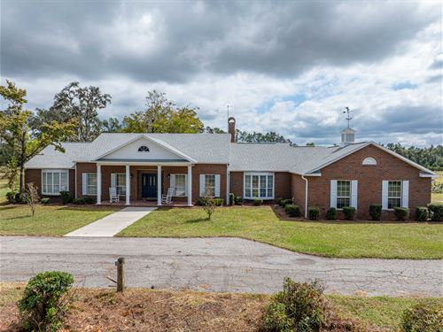 Sprawling 5-Bedroom Home : Live Oak : Suwannee County : Florida