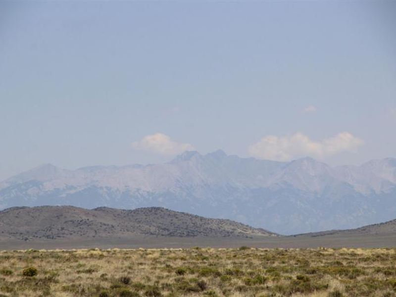 Magnificent 5.09-Acre Parcel : San Luis : Costilla County : Colorado