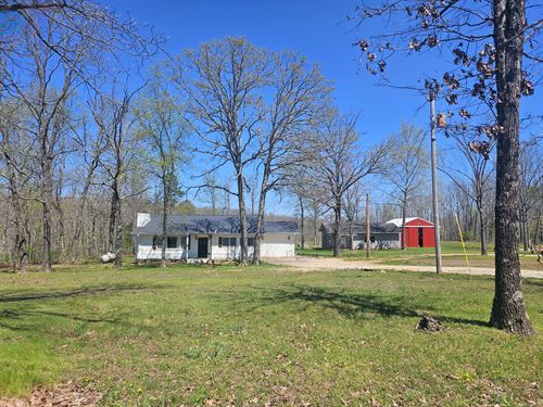 Spacious Home with Barn & Shop : Mountain View : Texas County : Missouri