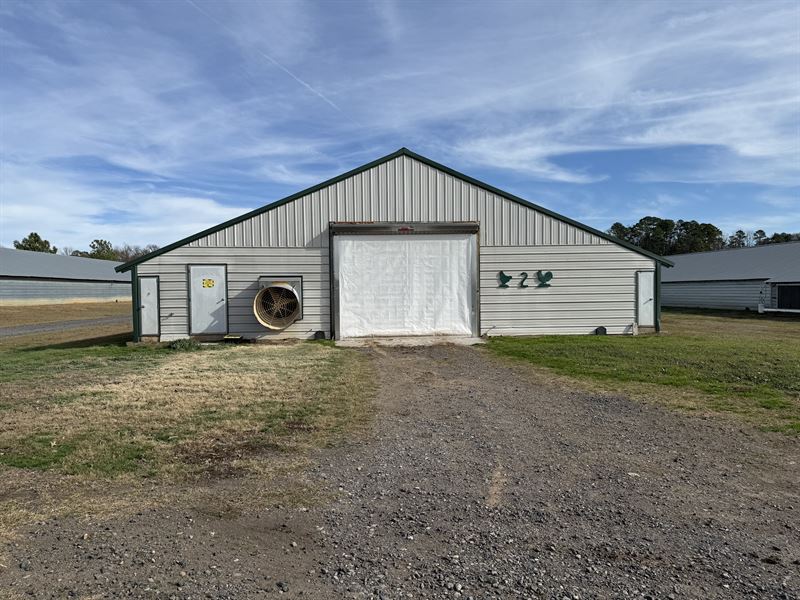 Very Clean, Neat Broiler Farm : Mena : Polk County : Arkansas