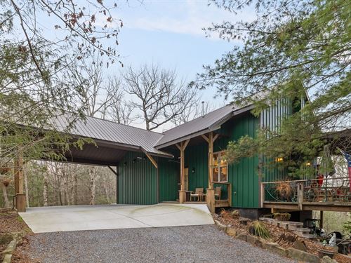 Lake Home on 5+ Acres : Soddy Daisy : Hamilton County : Tennessee