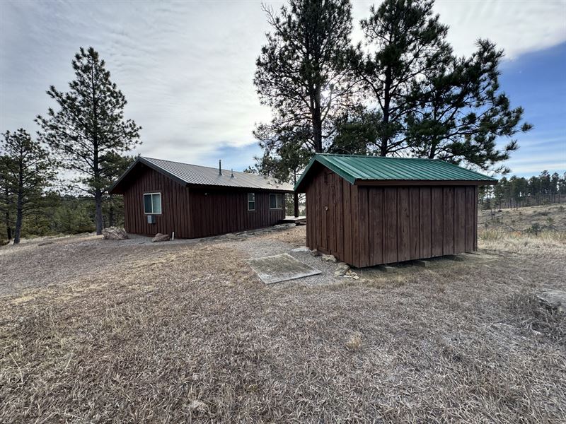 The Breaks Hunting Camp West Unit : Winnett : Petroleum County : Montana