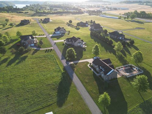 Fox Chase Development : Monticello : Wayne County : Kentucky