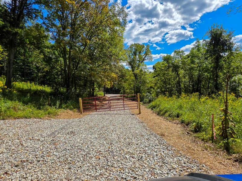 Hocking Hideout on Monday Creek : New Straitsville : Hocking County : Ohio