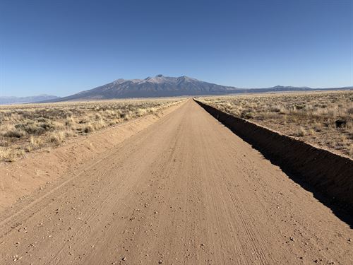 Power Close Big Views Colorado : Blanca : Costilla County : Colorado