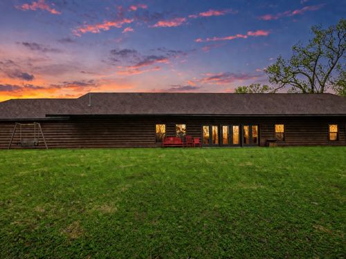 Stunning Custom Home on 123 Acres : West Plains : Howell County : Missouri