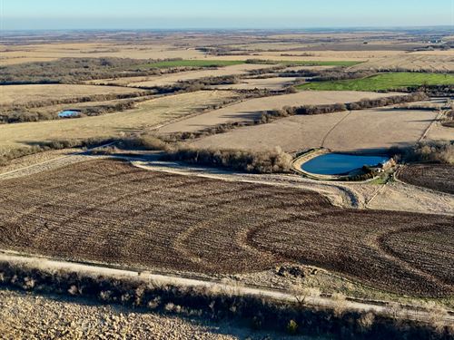 Chicken Creek Hunt And Stay : Eskridge : Wabaunsee County : Kansas