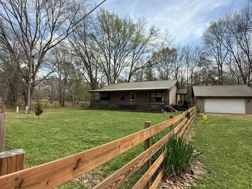 A Home on 20 Acres in Copiah County : Crystal Springs : Copiah County : Mississippi