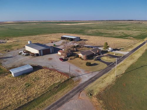 400 Acres with House & Barns : Dill City : Washita County : Oklahoma