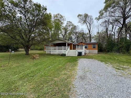 146 A Cloverdale Rd Near Natchez MS : Natchez : Adams County : Mississippi