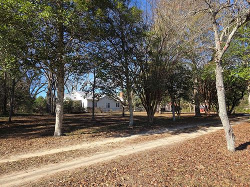 Beautiful Timber+Farmhouse+Hunt : Opelika : Russell County : Alabama