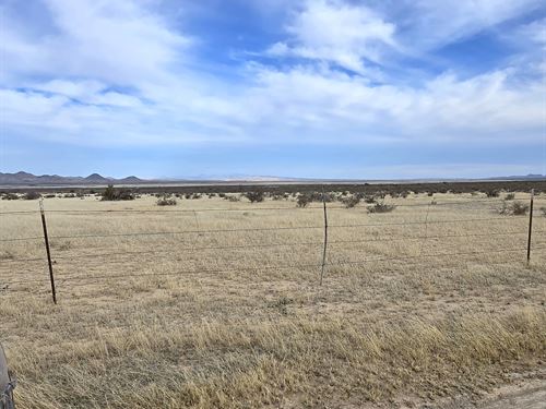 Unrestricted Near El Paso to Build : Texas City : Culberson County : Texas