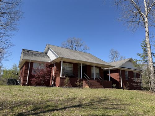 4 Bedroom Home with Acreage & Creek : Savannah : Hardin County : Tennessee