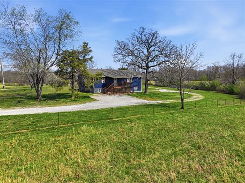 Spacious Country Retreat on 22.6 Ac : West Plains : Howell County : Missouri