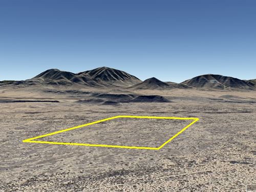 Remote West Texas, Mountain Views : Sierra Blanca : Hudspeth County : Texas