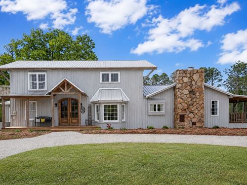 The Farmhouse Escape : Baxley : Appling County : Georgia