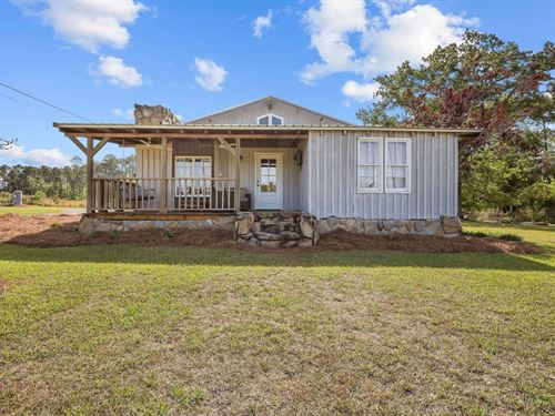 The Farmhouse Escape : Baxley : Appling County : Georgia