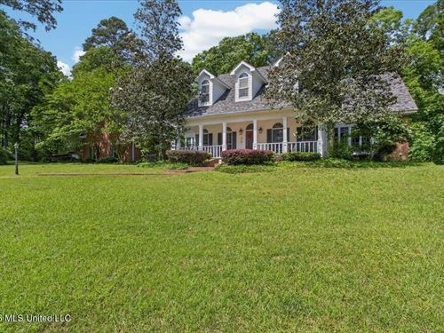 5Br 3.5 BA Home For Sale on 39 Acre : McComb : Pike County : Mississippi