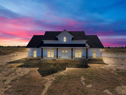 Wright Way Ranch : Stephenville : Erath County : Texas