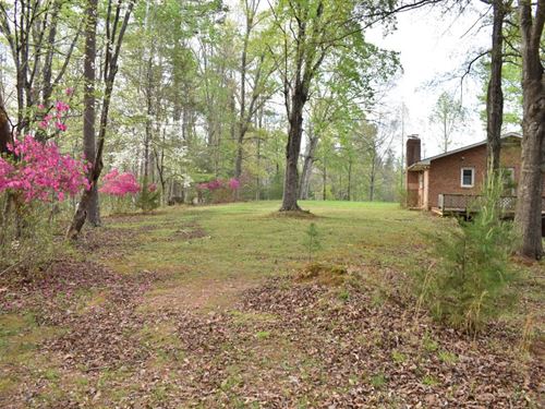 Brick Home with Garages/Barn : Nebo : McDowell County : North Carolina