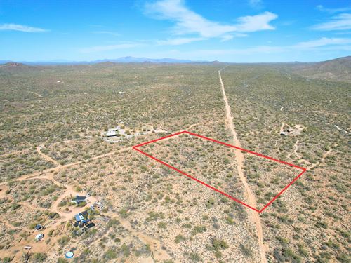 5.21 Ac with Mountain Views & Power : Marana : Pinal County : Arizona