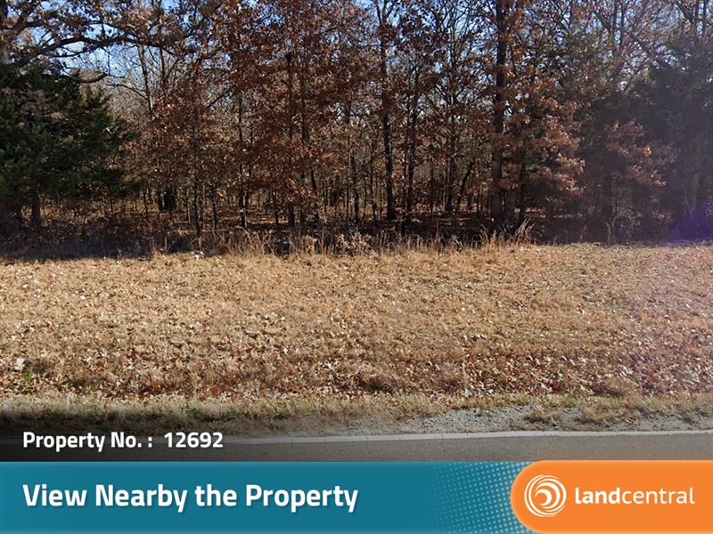 5.25 Acres Land Near a Small Lake : Union : Benton County : Missouri